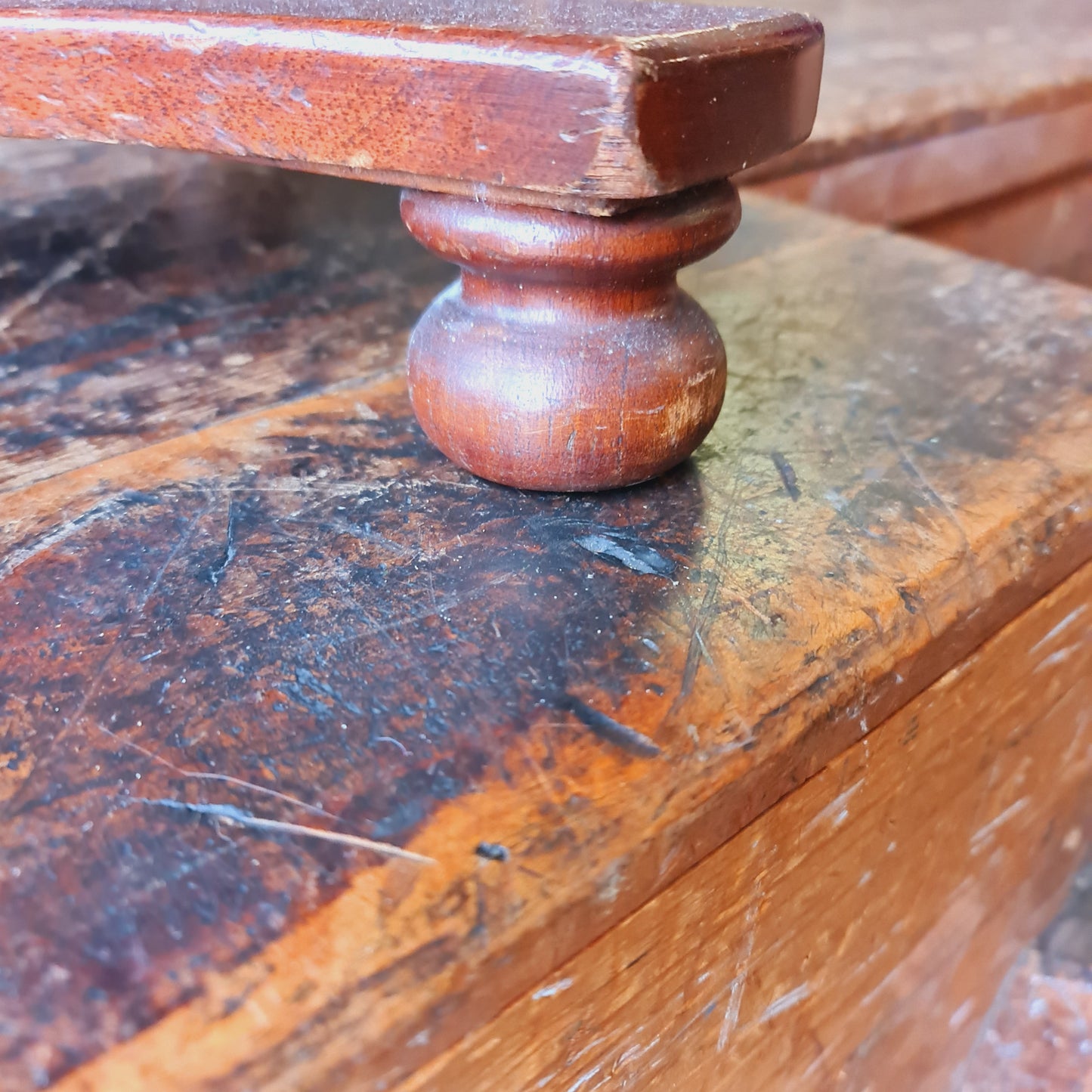 Round Antique Style Wine Table