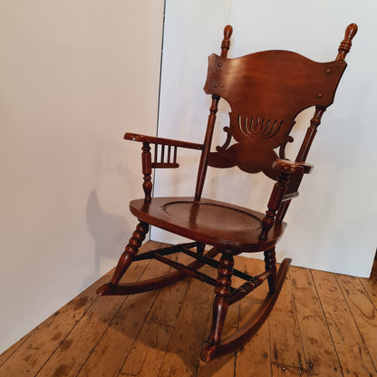 Rocking Chair Rocker Vintage Antique-Style