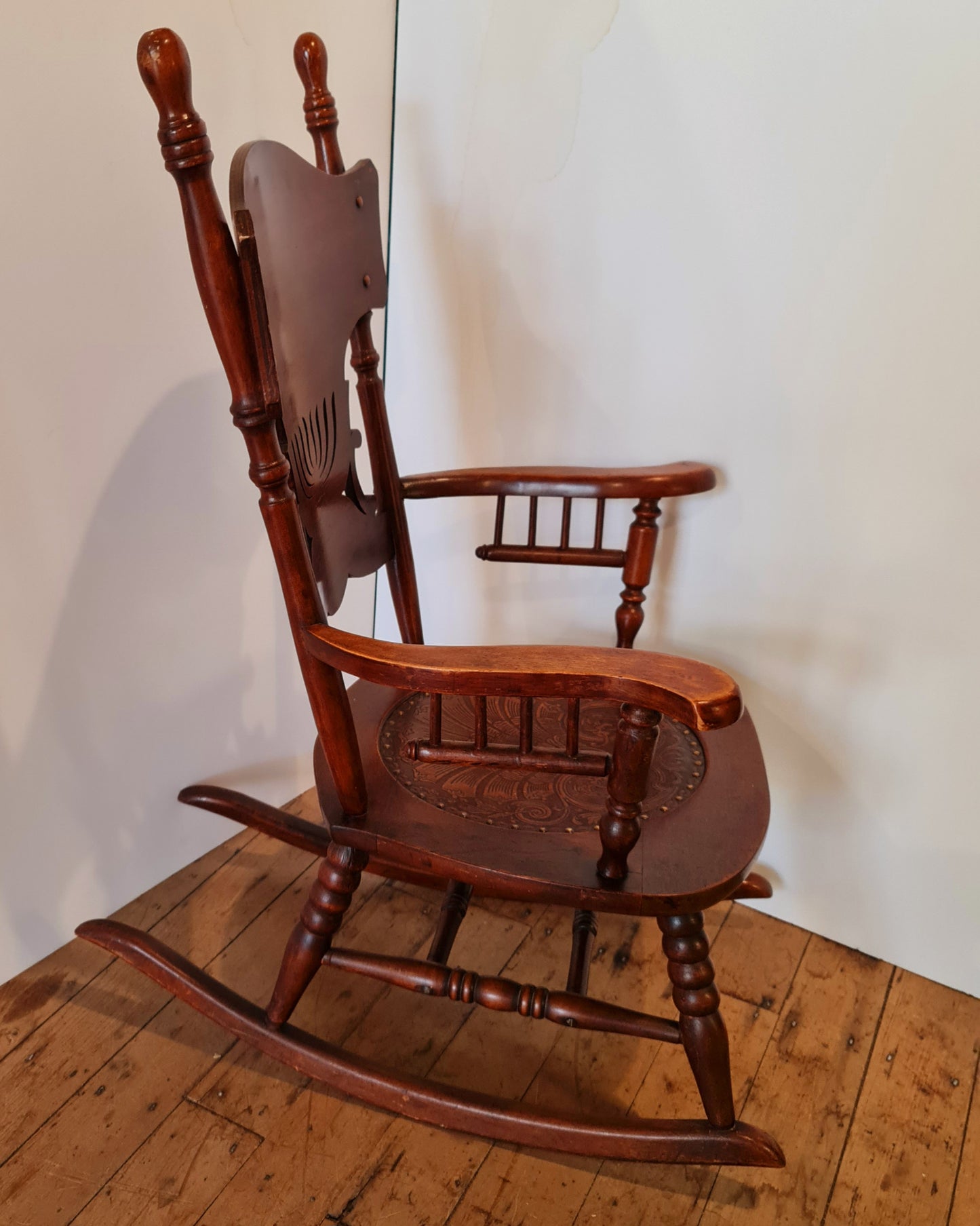 Rocking Chair Rocker Vintage Antique-Style