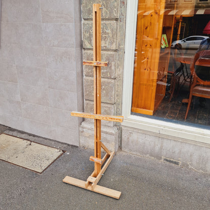 An Adjustable Studio Easel