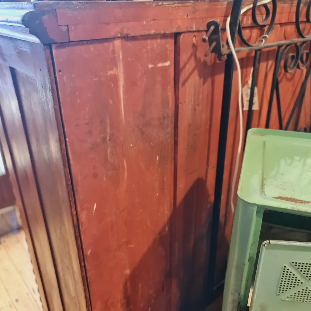 Antique Chest of Drawers with Barley Sugar Upright Columns