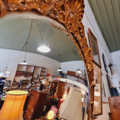 Large Round Gilt Framed Convex Mirror in the Classical Style