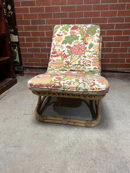 Mid-Century Rattan Chaise Longue with Footrest and Cushion | Vintage