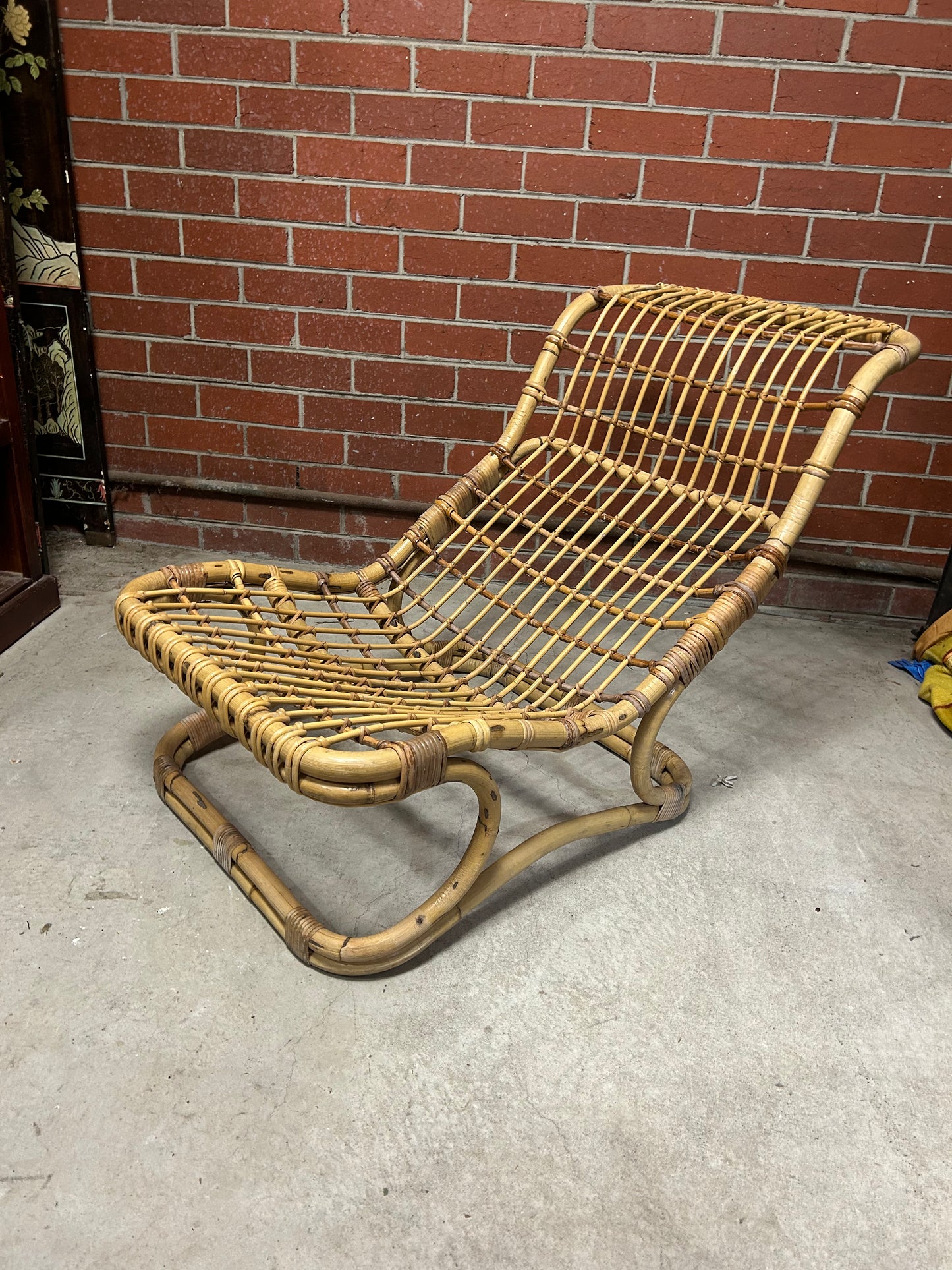 Mid-Century Rattan Chaise Longue with Footrest and Cushion | Vintage