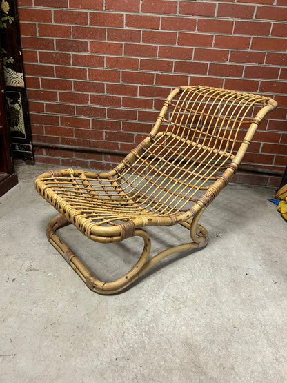 Mid-Century Rattan Chaise Longue with Footrest and Cushion | Vintage
