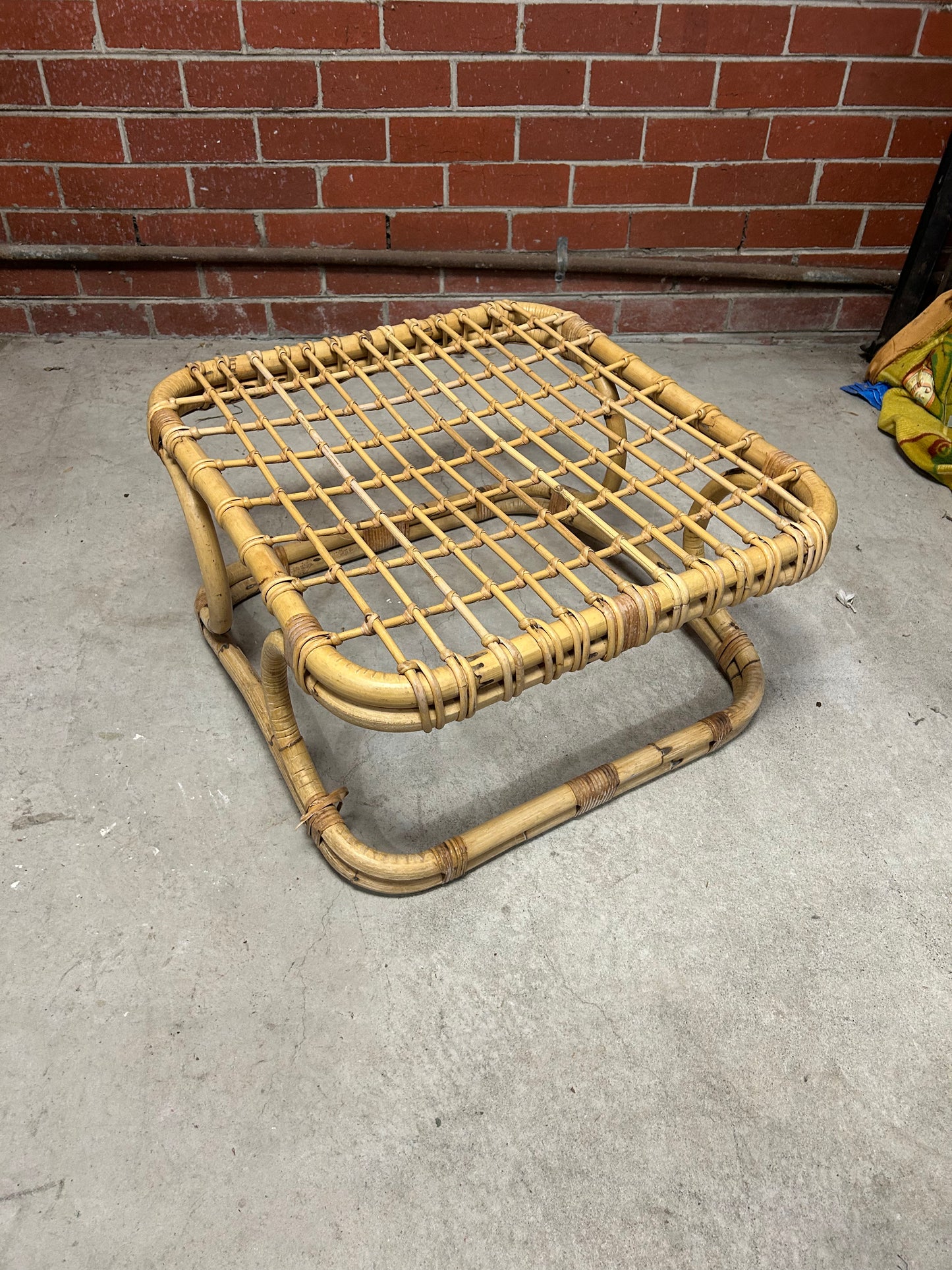 Mid-Century Rattan Chaise Longue with Footrest and Cushion | Vintage