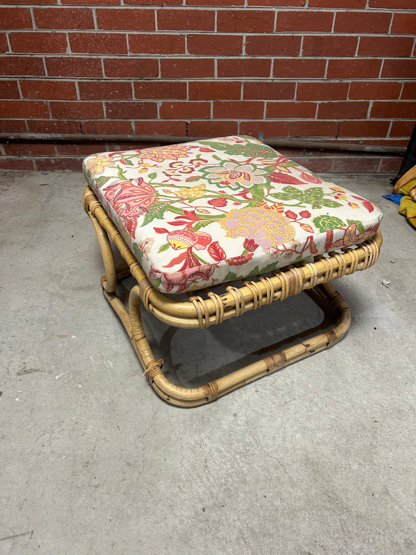 Mid-Century Rattan Chaise Longue with Footrest and Cushion | Vintage