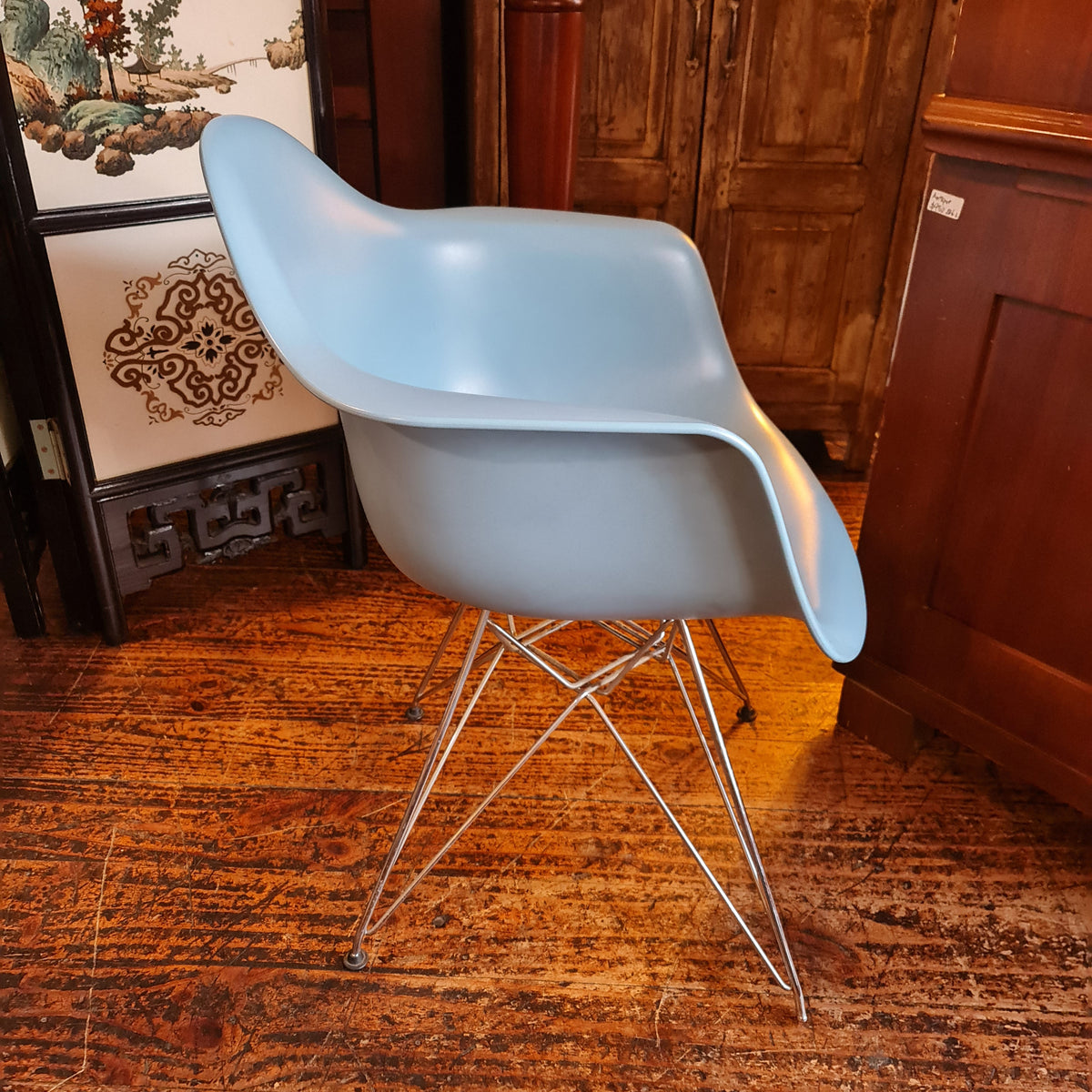Eames Resin Plastic Armchair DAR Eiffel Retro Classic