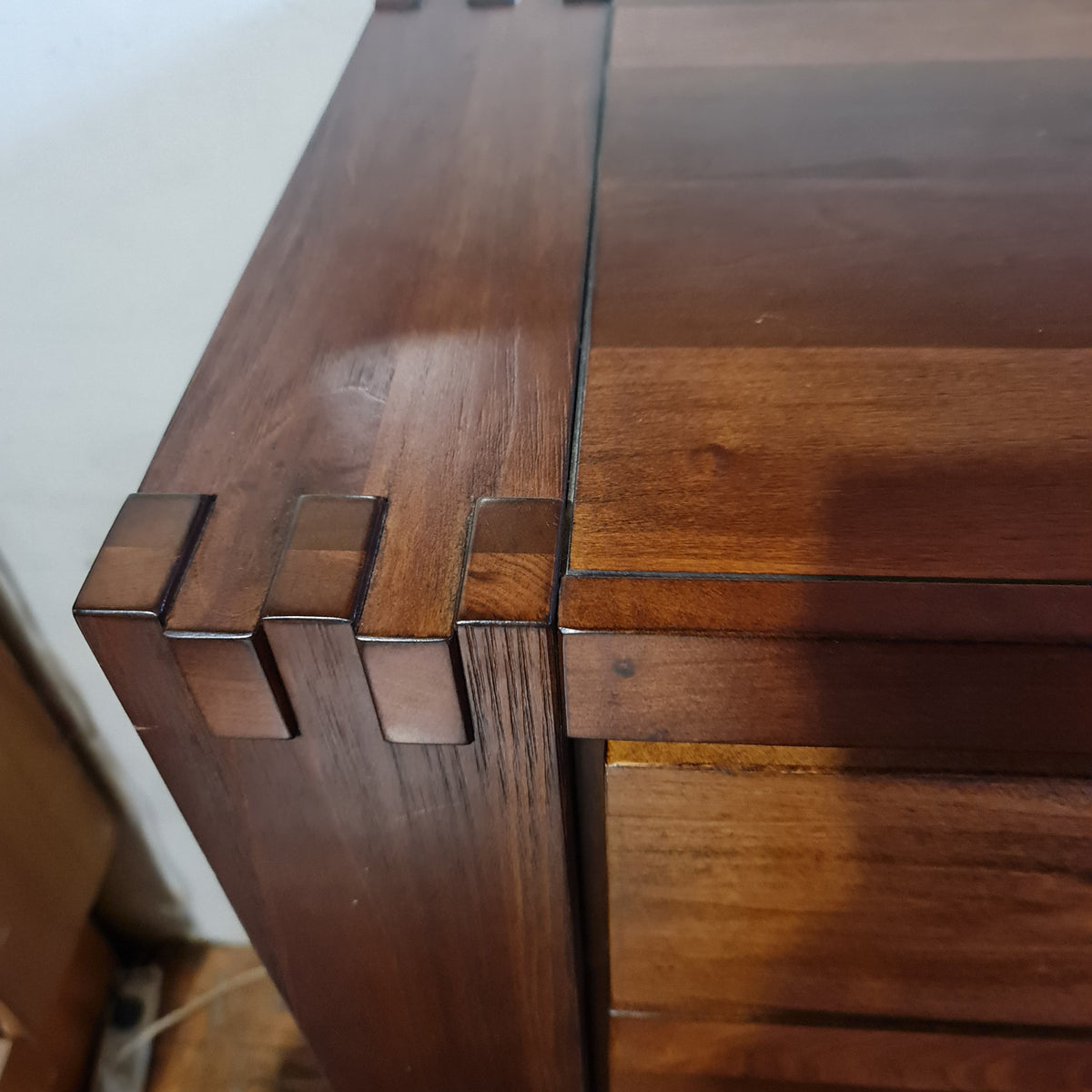 Modern Chest of Drawers in Solid Wood