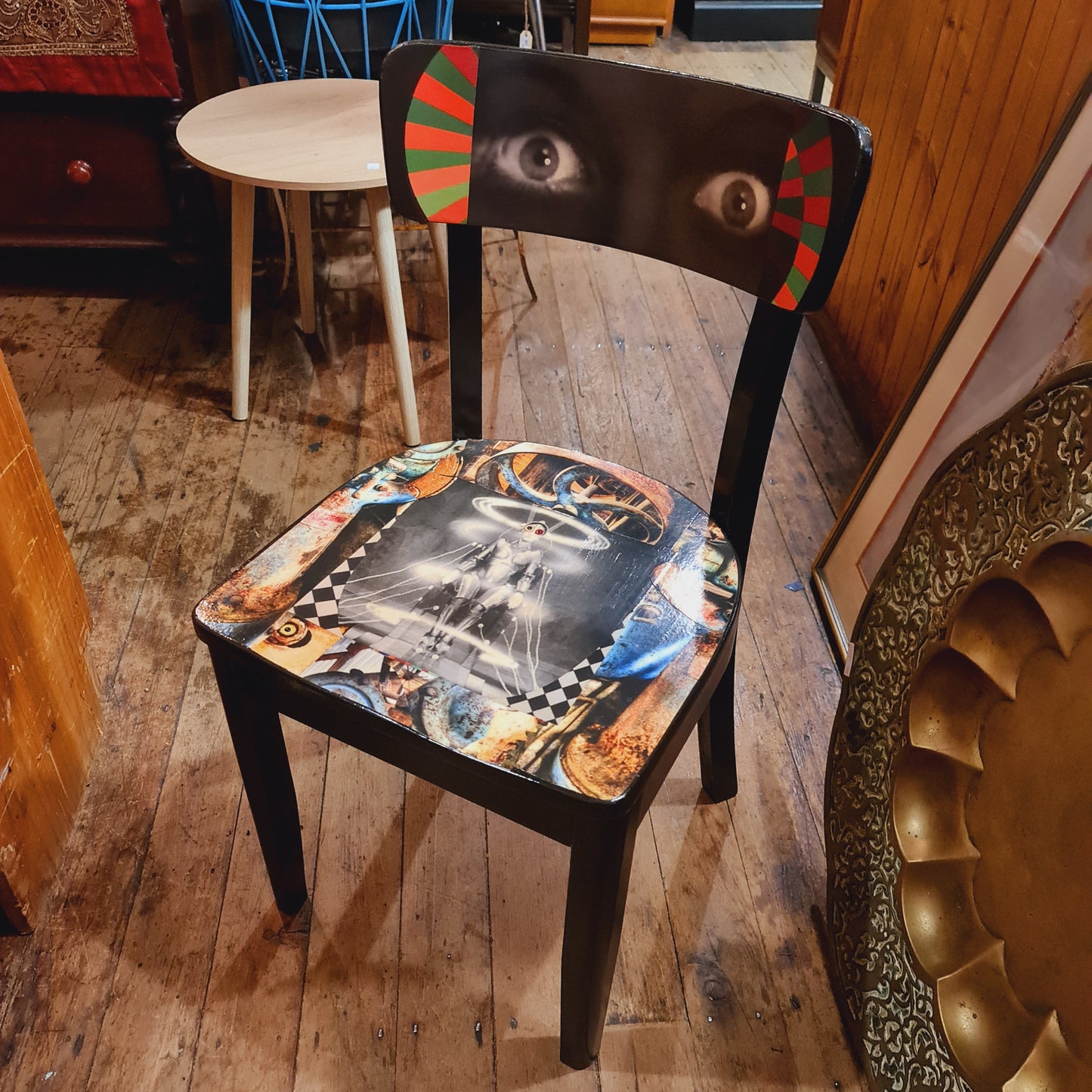 Art Design Chair by Geffrey Hales Metropolis