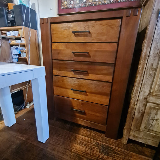Modern Chest of Drawers in Solid Wood