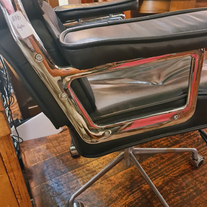 Desk or Lobby Chair in the Style Of Eames Vintage Retro