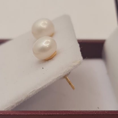 Pearl Studs Cultured