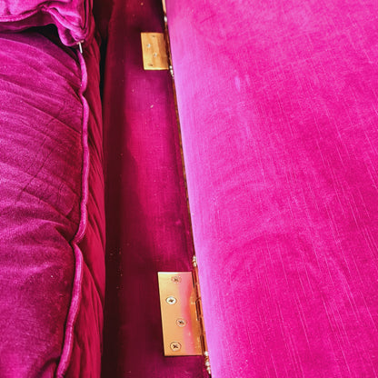 Couch or Sofa in the Knole Style with Feather Cushions Duresta England