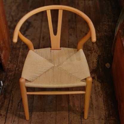 Replica of Hans Wegner 1949 Wishbone Chair