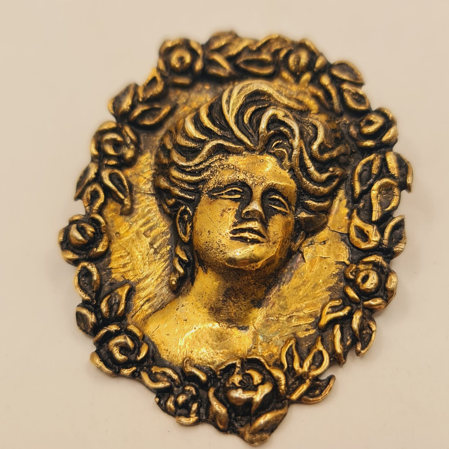 Pendant Gold Plate Classical