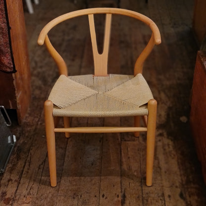 Replica of Hans Wegner 1949 Wishbone Chair