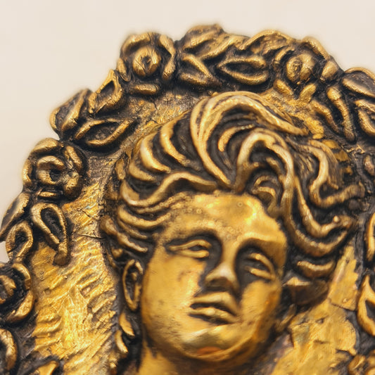 Pendant Gold Plate Classical